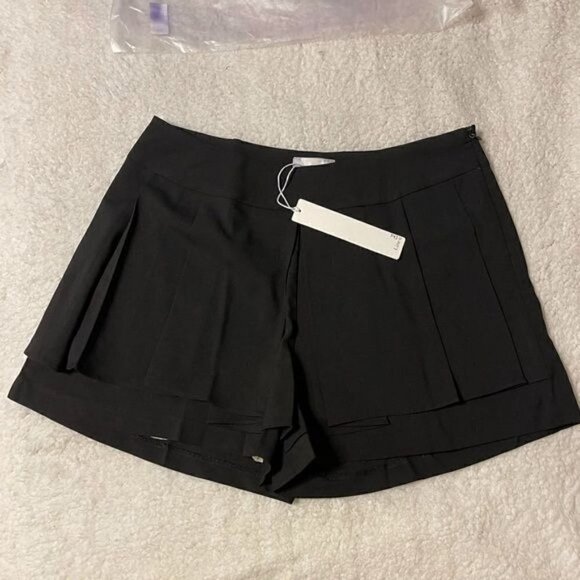 NEW Line & Dot Black Box Pleated Trouser Shorts - Picture 2 of 9